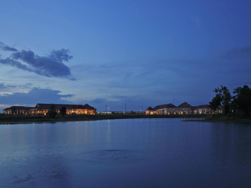 Horizon Lake View Resort Naypyidaw Exterior photo